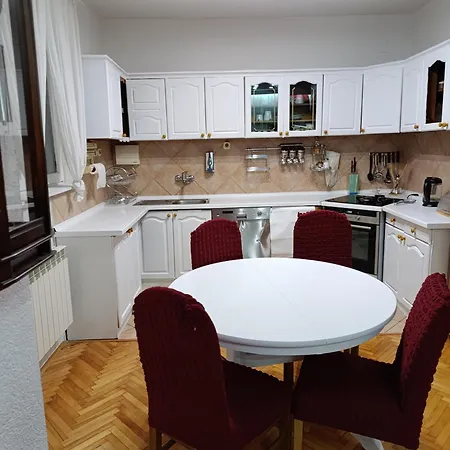 Tarik Apartmán